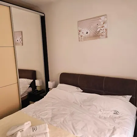 Djermanovic Apartamento *